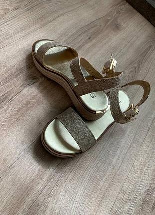 Стильные босоножки michael kors
