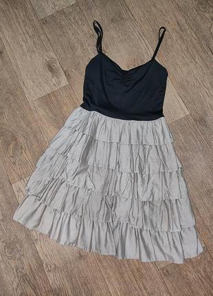 Літня сукня на бретельках