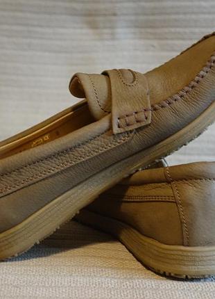 Красиві світло-коричневі шкіряні пінні лофери clarks англія 8 р.(27 см.)
