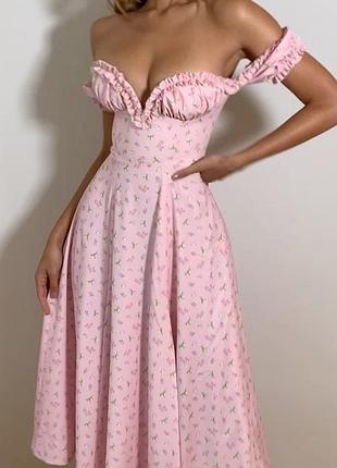 Розпродаж сукня prettylittlething міді з драпіруванням