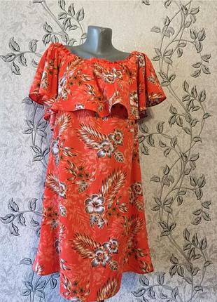 Свободное платье с открытыми плечами р.16