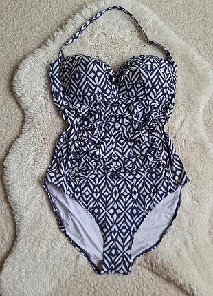 Слитный купальник