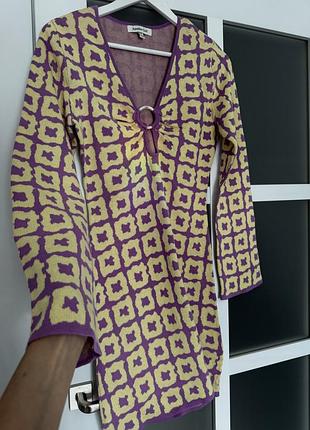 Сукня коротка з довгим рукавом