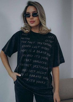 Футболка женская со стразами