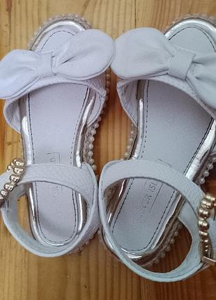 Босоножки с бантиками