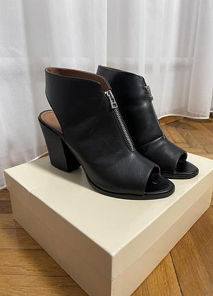 Босоніжки з натуральної шкіри, 40-41