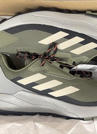 Трекінгові кросівки adidas