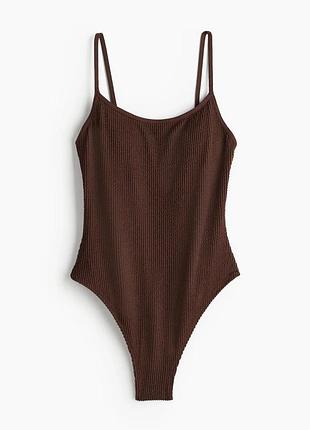Трендовий шоколадний суцільний купальник жатка на тонких бретелях h&m
