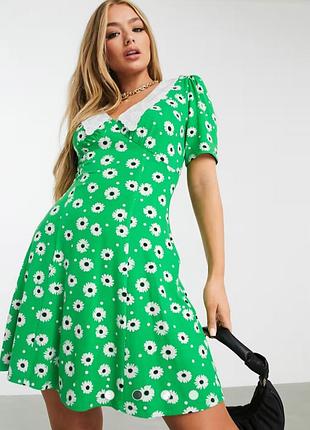 Цветочное платье с воротником asos