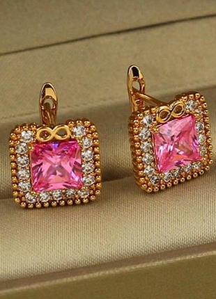 Серьги xuping jewelry вечность с розовым камнем 1,3 см золотистые