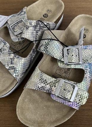 Шльопанці типу birkenstock