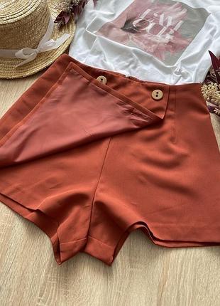 Теракотові шорти-спідничка з ґудзиками