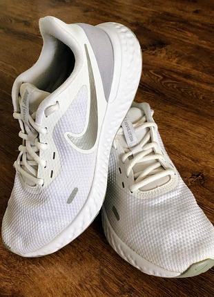 Кросівки жіночі nike