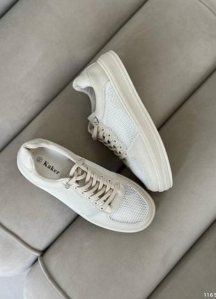 Кроссовки бежевые женские