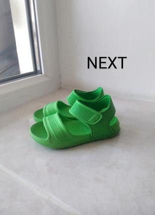 Сандалі  босоніжки  на  хлопчика  бренду next.   uk   7    eur.   24