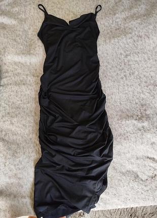 Платье с разрезом