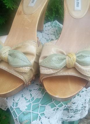 Босоножки , калатушки от известного бренда miu miu,бу