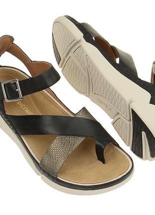 Шкіряні босоніжки сандалі від clarks