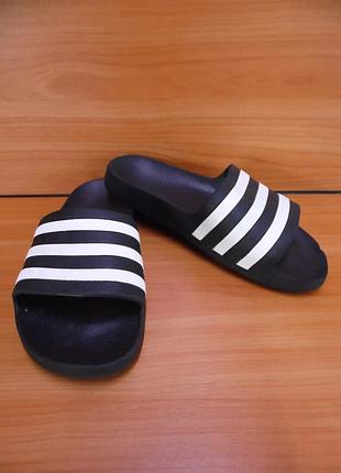 Шльопанці adidas**