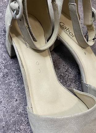 Босоніжки жіночі