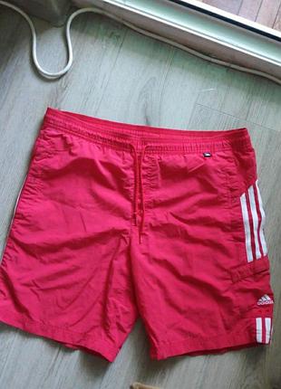 Спортивные-плавочные шорты adidas.