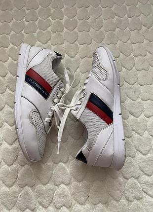 Кросівки th 👟👟