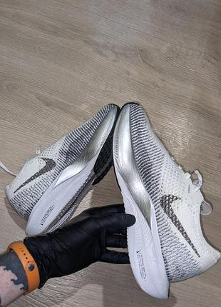 Оригинальные женские кроссовки nike vaporfly 36 фото