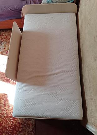 Ліжко дитяче