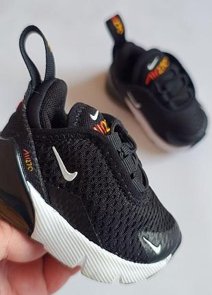 Нові оригінальні  nike air 270 р17 довжина устілки по факту 10.5см.