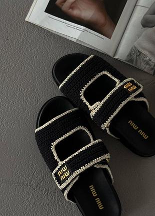 Чорні шльопки жіночі міуу стильні шльопанці жіночі black crochet knit slide sandals.