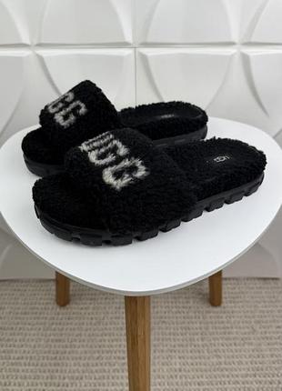 Оригінальні шльопанці ugg