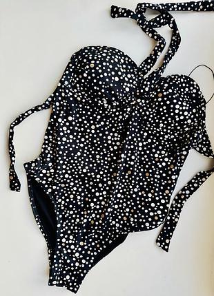 Суцільний купальник бандо