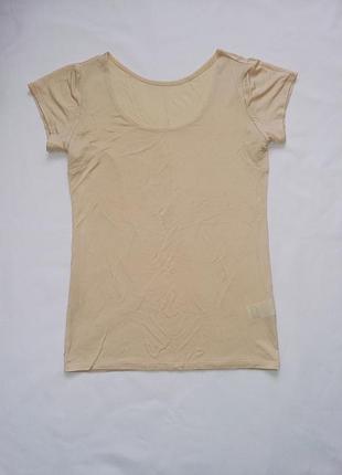 Шелковистая футболка uniqlo с технологией dry lux