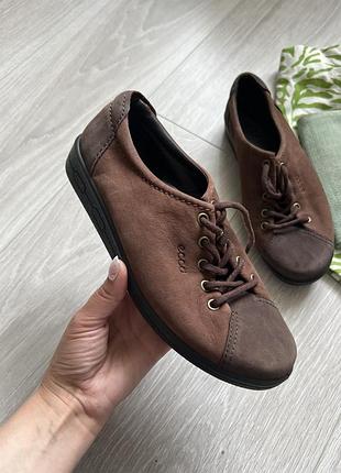 Кожаные кроссовки ecco