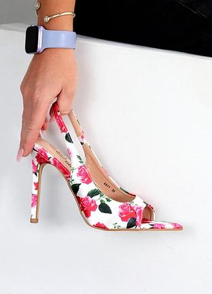 Босоніжки жіночі