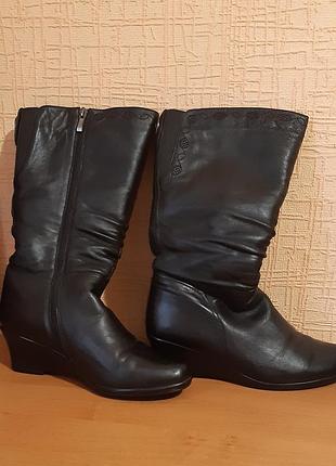 Женские кожаные сапоги на натуральном меху.