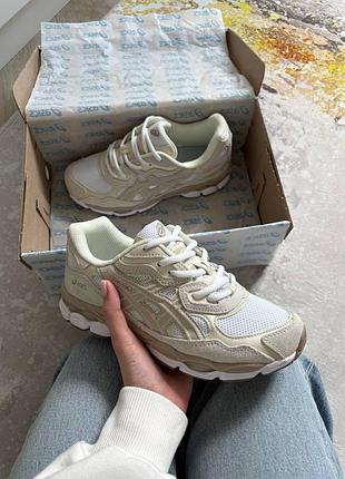 Жіночі кросівки asics gel-nyc beige white асікс бежевого з білим кольорів