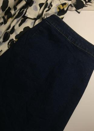 Синяя джинсовая юбка-трапеция на молнии9 фото