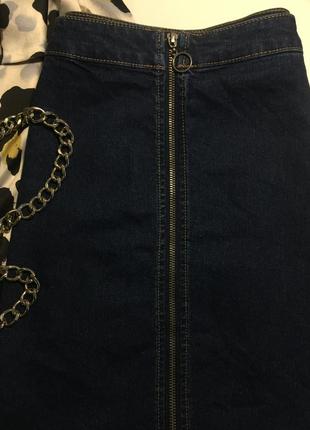 Синяя джинсовая юбка-трапеция на молнии5 фото