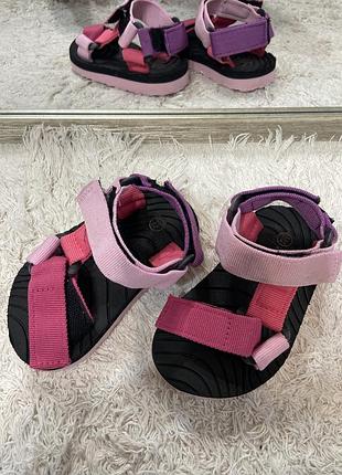 Босоніжки дитячі