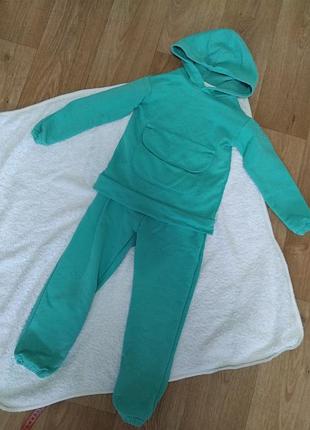 Спортивный костюм