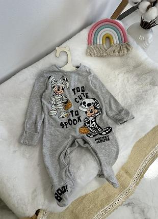 Классный человечек с микки f&f, серый человечек, человечек с царапками