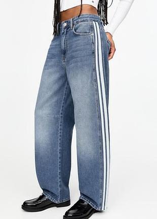 Полосатые джинсы-баллоны pull &amp; bear