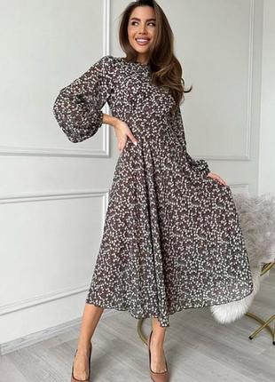 Романтична сукня в квітковий принт