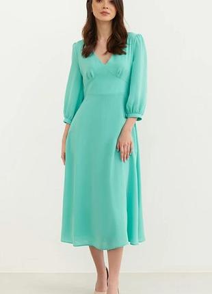 Романтична сукня кольору тіфані