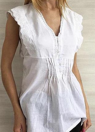 Блузка бавовняна без рукавів вибита обшита