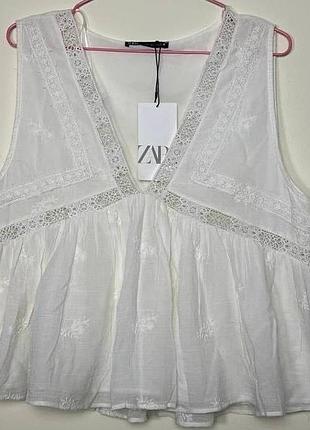 Блуза з вишивкою zara