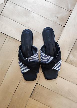 Шльопанці asos шкіра