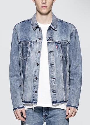 Стильна джинсова куртка levis