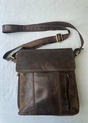 Шкіряна наплічна сумка на регульованому ремені j wilson london